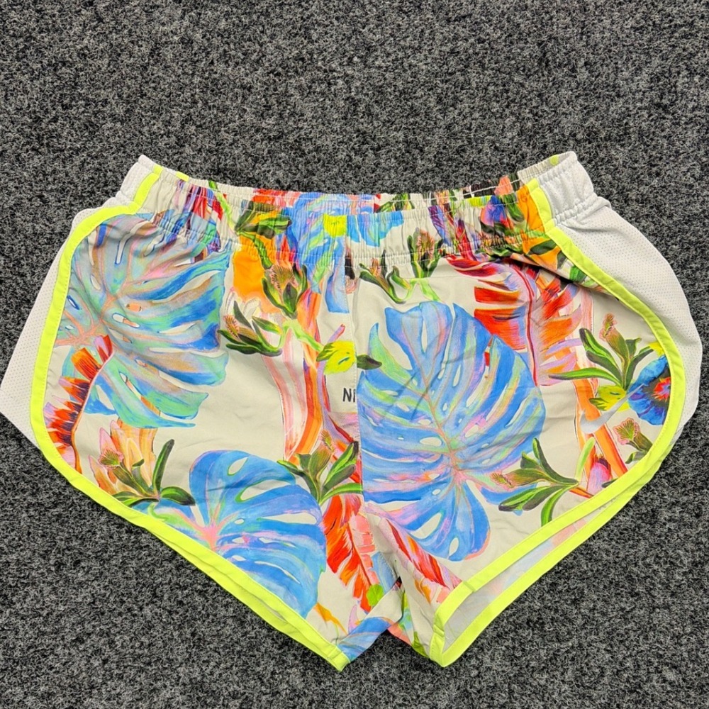Nike Shorts Womens M Multi Tropical Dri-FIT Tempo Running Athletic Gym Workout